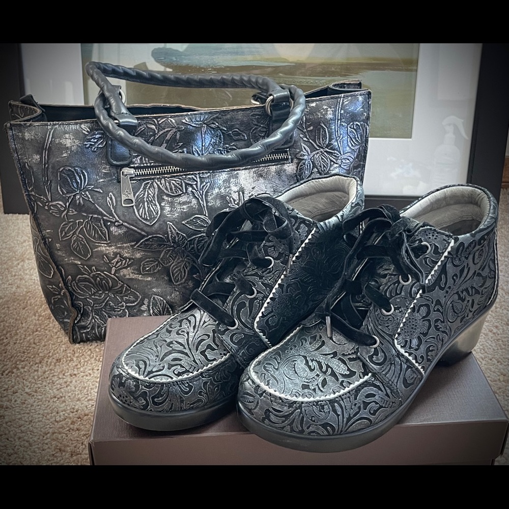 Algeria Boot with Etched Print on Black Leather